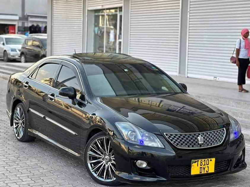 A picture of TOYOTA CROWN ATHLETE NEW MODEL