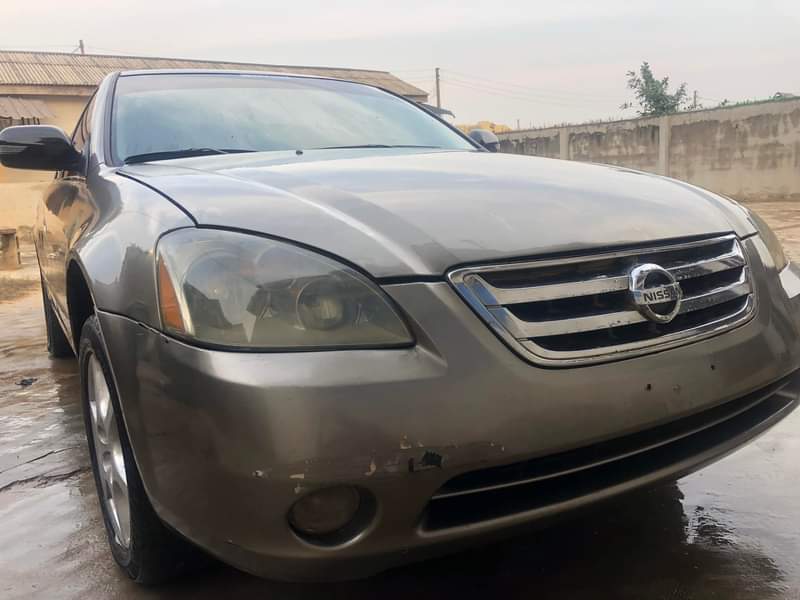 A picture of Price slashed as money is urgently needed 2004 Nissan Altima