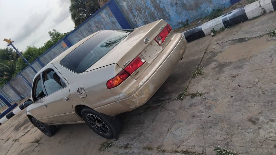 A picture of Toyota Camry drop light