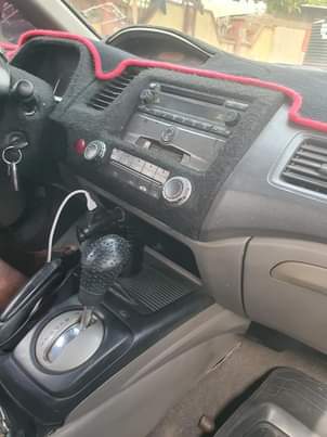 A picture of Sharp Honda Civic 2007 for sale