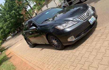 A picture of LEXUS ES 350 Bless with everything Untempered Engine Chilling AC