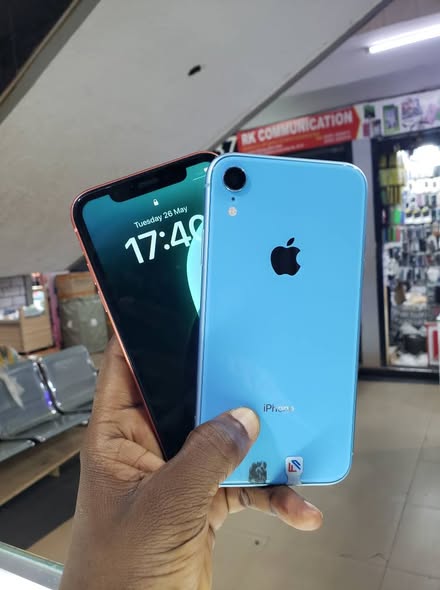 A picture of IPhone XR 128gb 650k Face ID 0701707265