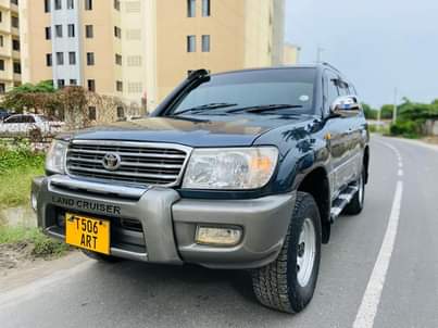 A picture of LAND CRUISER AMAZON