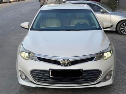 A picture of TOYOTA AVALON