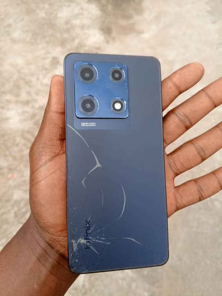 A picture of Infinix note 30pro with crack back