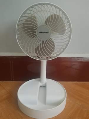 A picture of MEWE FOLDING FAN