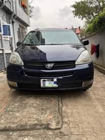 A picture of Neat Nigeria used Toyota sienna awka Anambra state 2 2m