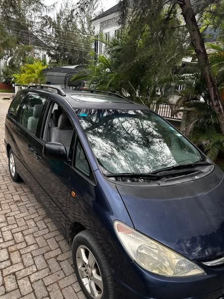 A picture of 2006 Toyota previa