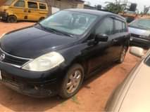 A picture of Nissan Versa 2010