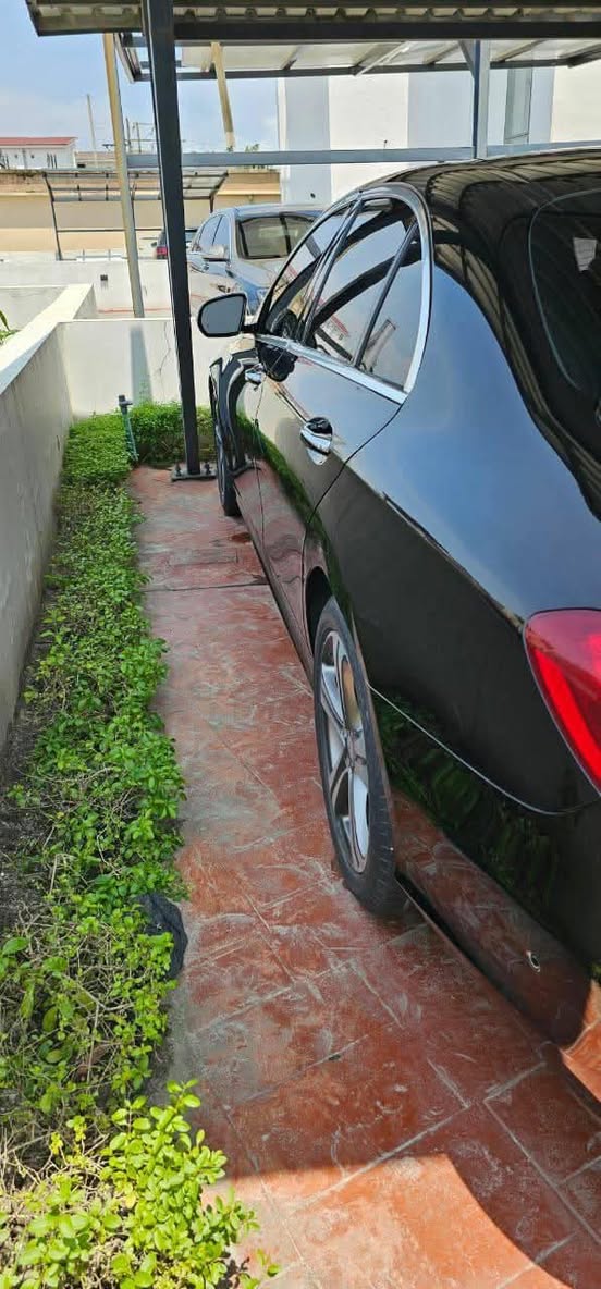 A picture of 2018 E300 2018 2018