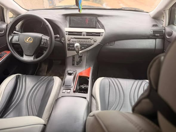 A picture of 2010 rx350 Lexus