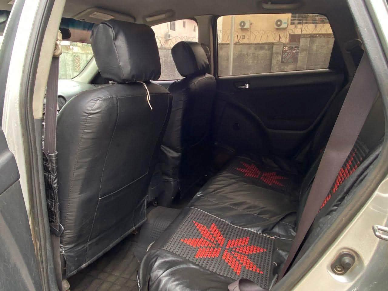 A picture of 2004 Toyota matrix