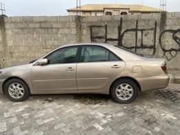 A picture of 2005 Camry going for 1 950 u can call 08028311989