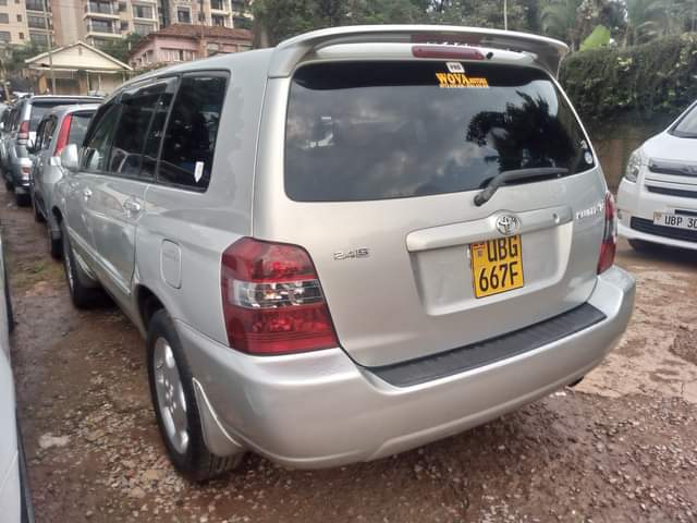 A picture of TOYOTA KLUGER
