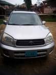 A picture of 2003 model Toyota RAV4