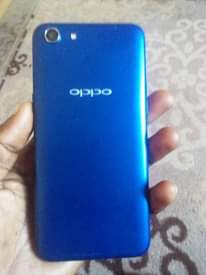 A picture of Oppo A83