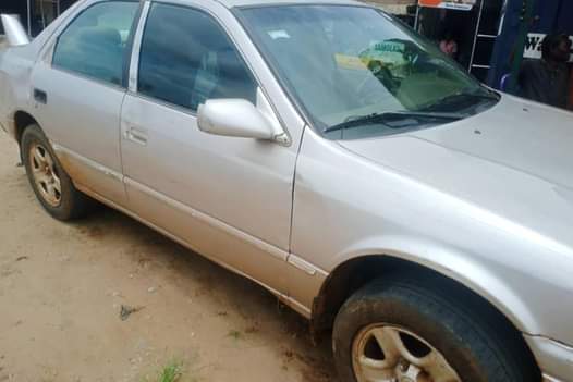 A picture of Toyota Camry 1999 100 first body no Nigeria paint Engine