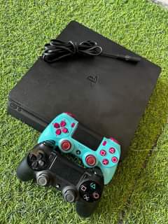 A picture of Ps4 slim