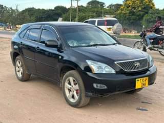 A picture of Toyota harrier 12.8mln