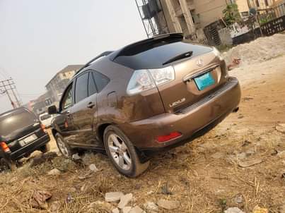 A picture of LEXUS RX330
