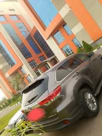A picture of Toyota Highlander 2019 V6 Engine nothing to fix and everything