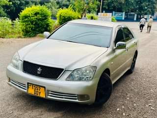 A picture of TOYOTA CROWN ATHLETE FOR SELL 8 7M SO PLSEEEEE CALL