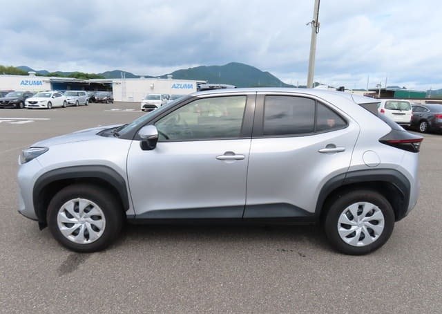 A picture of 2021 Toyota yaris cross hybrid x