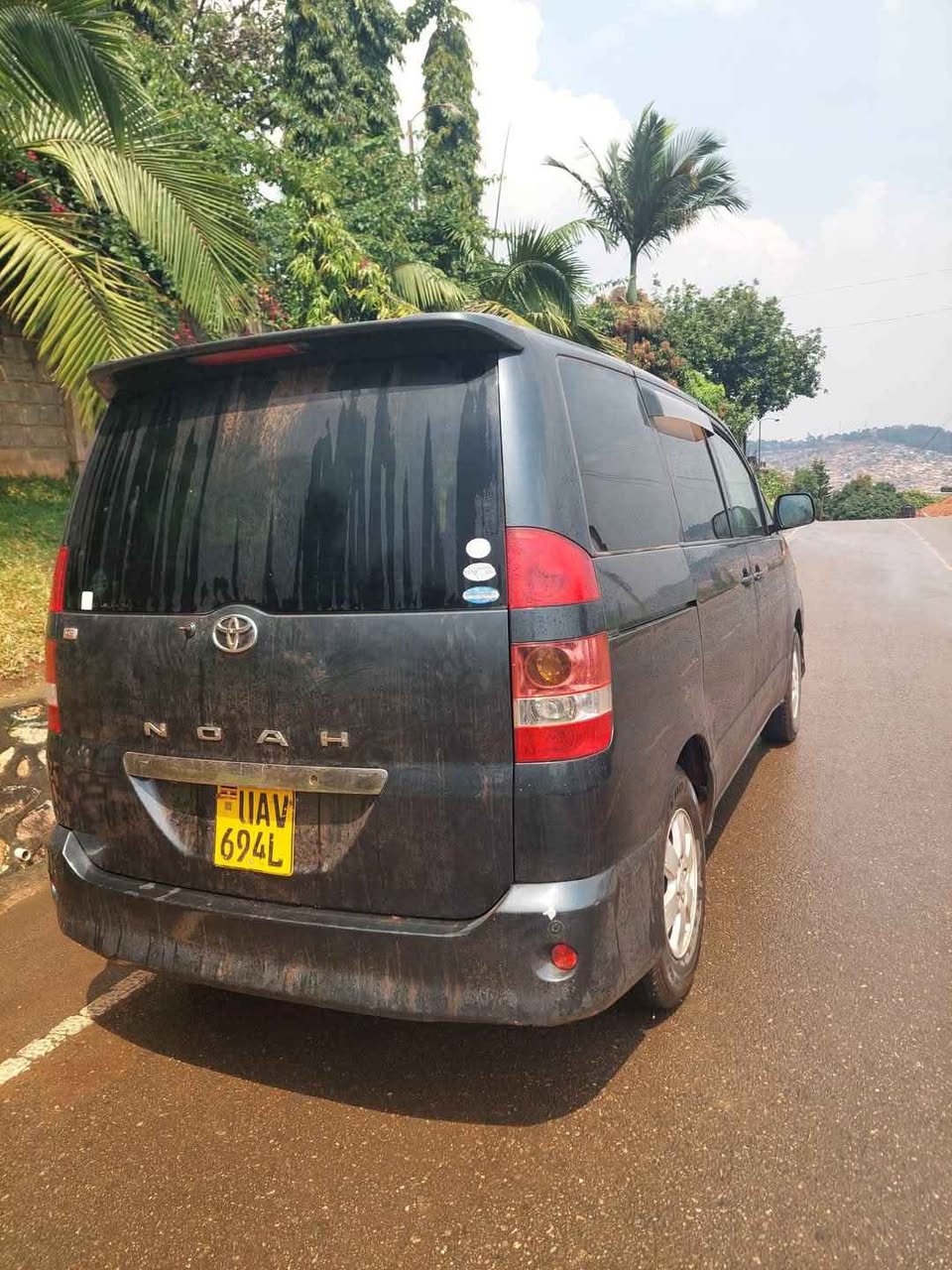 A picture of Toyota Noah at 14m cal 0703 482288