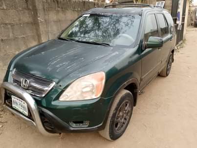A picture of Honda CR V 2005