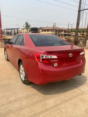 A picture of TOYOTA CAMRY 2013 SE