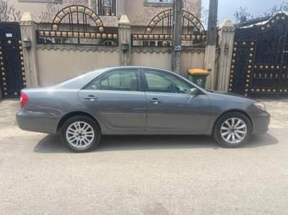 A picture of Toyota Camry 04