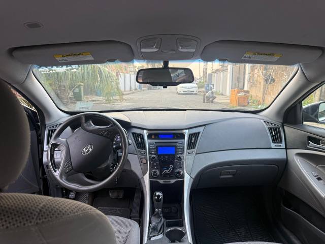 A picture of Hyundai sonata 2013
