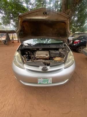 A picture of 2006 Toyota Sienna For Sale in Ogun First come first