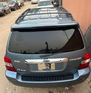 A picture of Toks standard Toyota Highlander