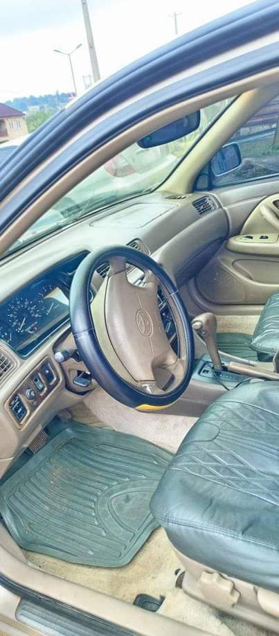 A picture of 1999 Toyota Camry 9 888