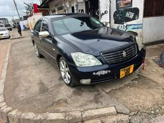 A picture of CROWN ATHLETE mwanza m6 9 call WhatsApp 0686108116