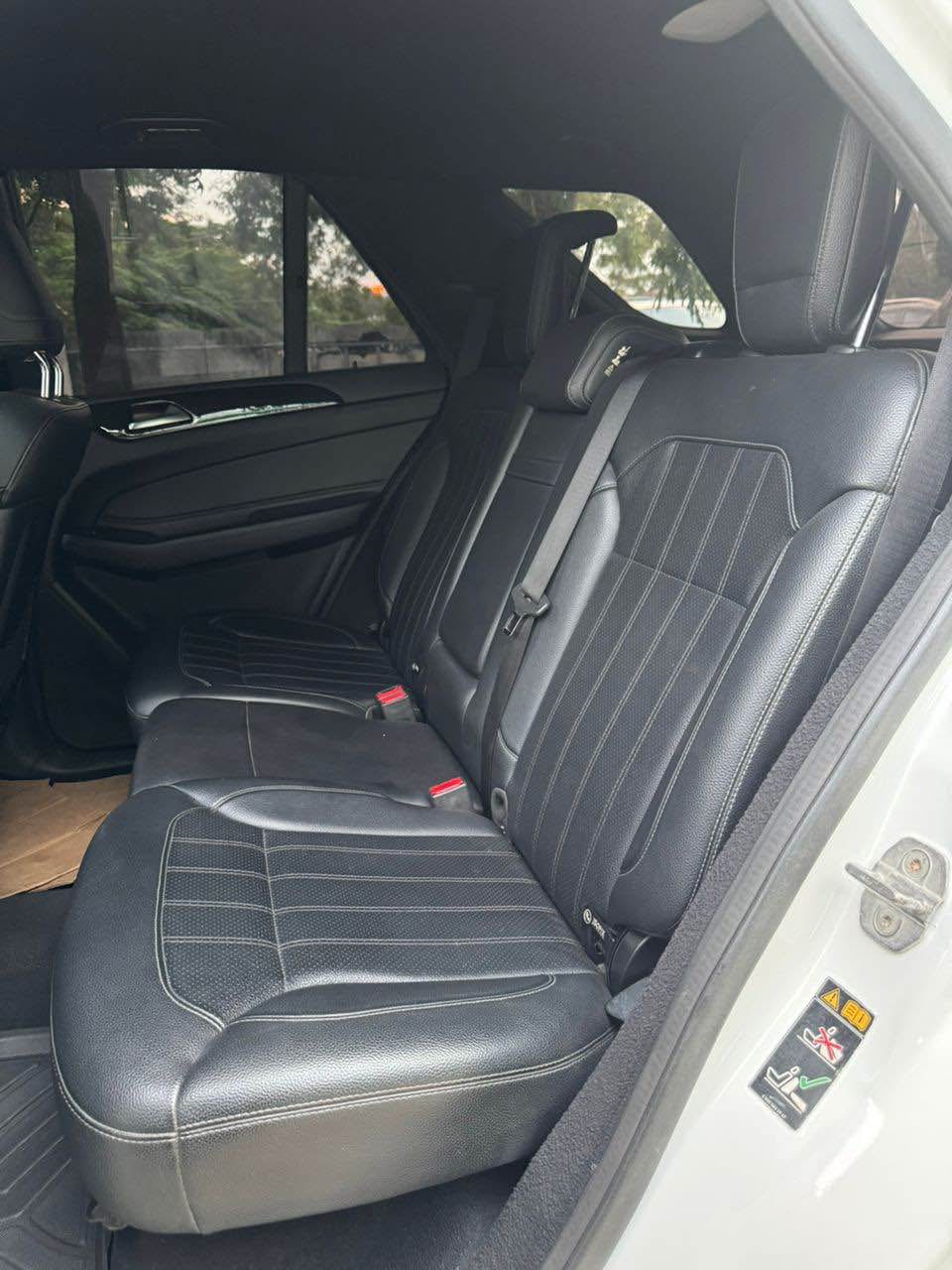 A picture of Mercedes GLE350