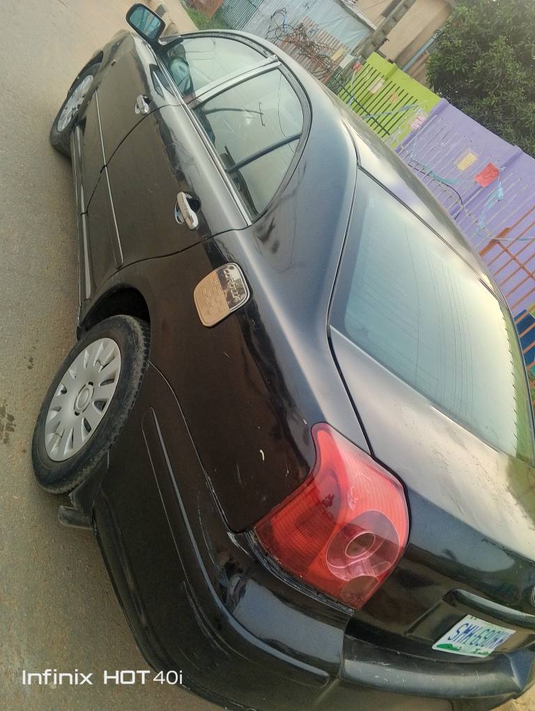 A picture of Toyota Avensis 07