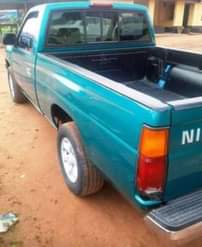 A picture of Nissan pickup