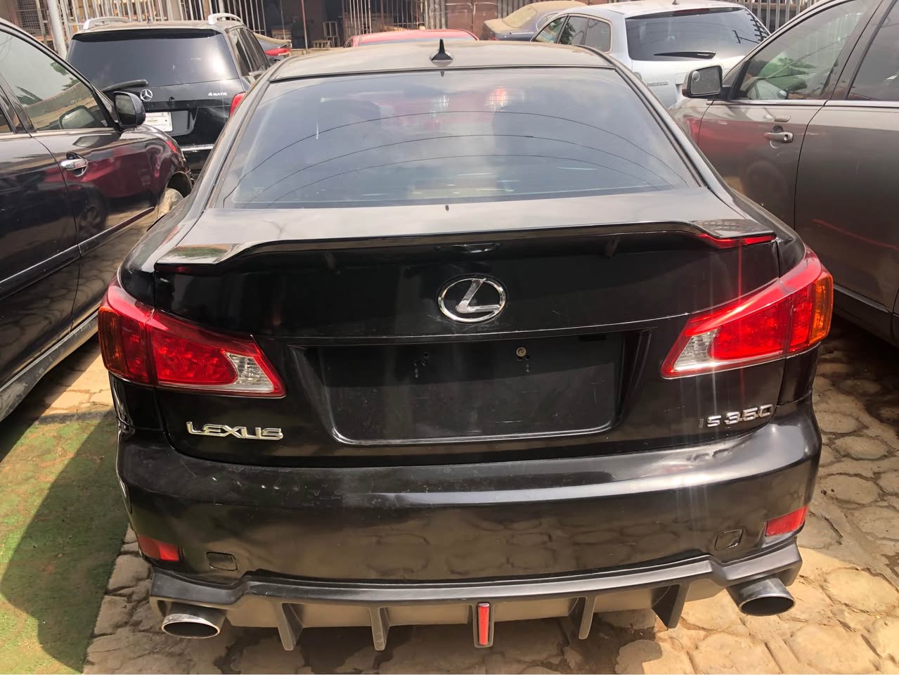 A picture of 2007 is350 naija used