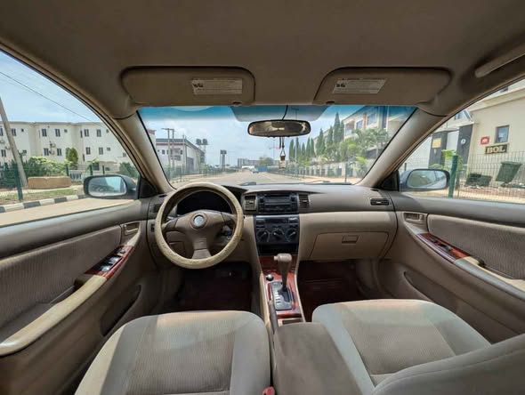 A picture of Toyota corolla LE