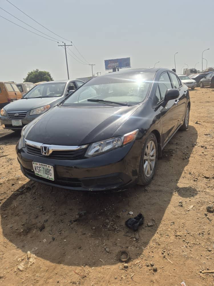A picture of HONDA CIVIC 2013