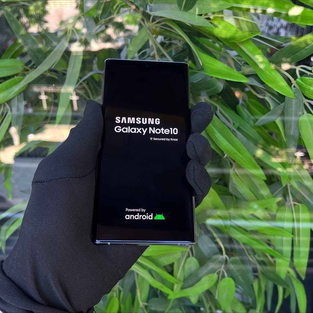 A picture of Samsung note 10