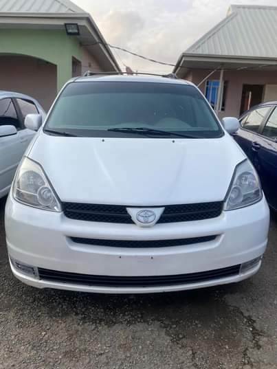 A picture of Toyota Sienna