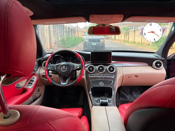 A picture of Mercedes Benz C300 2015