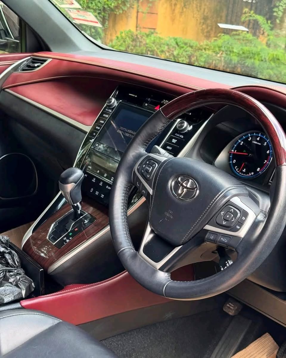 A picture of Toyota Harrier on sell