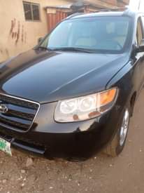 A picture of 2000 Crv2004 prado2000 crv Prado Black