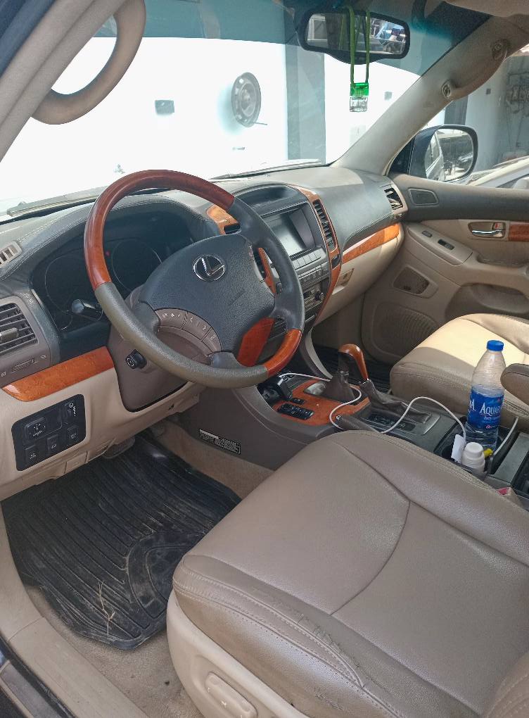 A picture of Lexus gx470