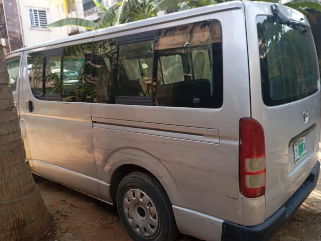 A picture of 2015 Toyota hummer h2 bus