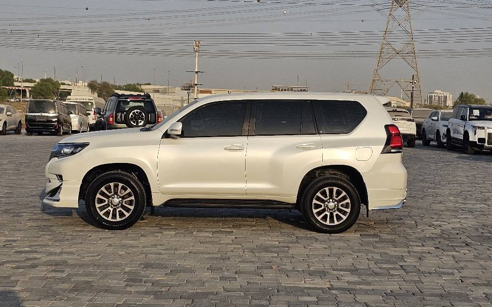 A picture of Toyota Prado V4 2 7L Petrol ENGINE